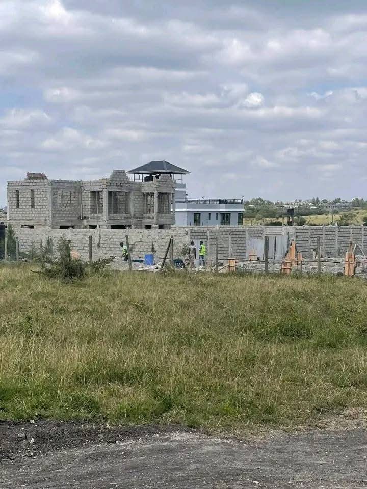 MILIMANI GATES
